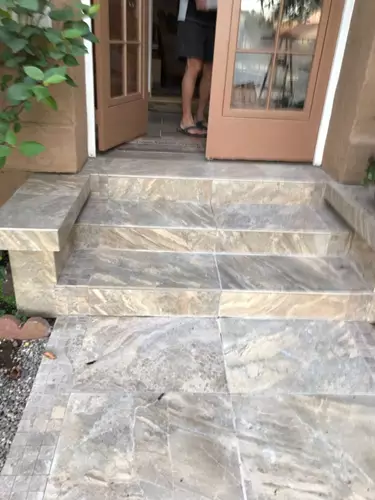 שיפוץ כניסה לבית